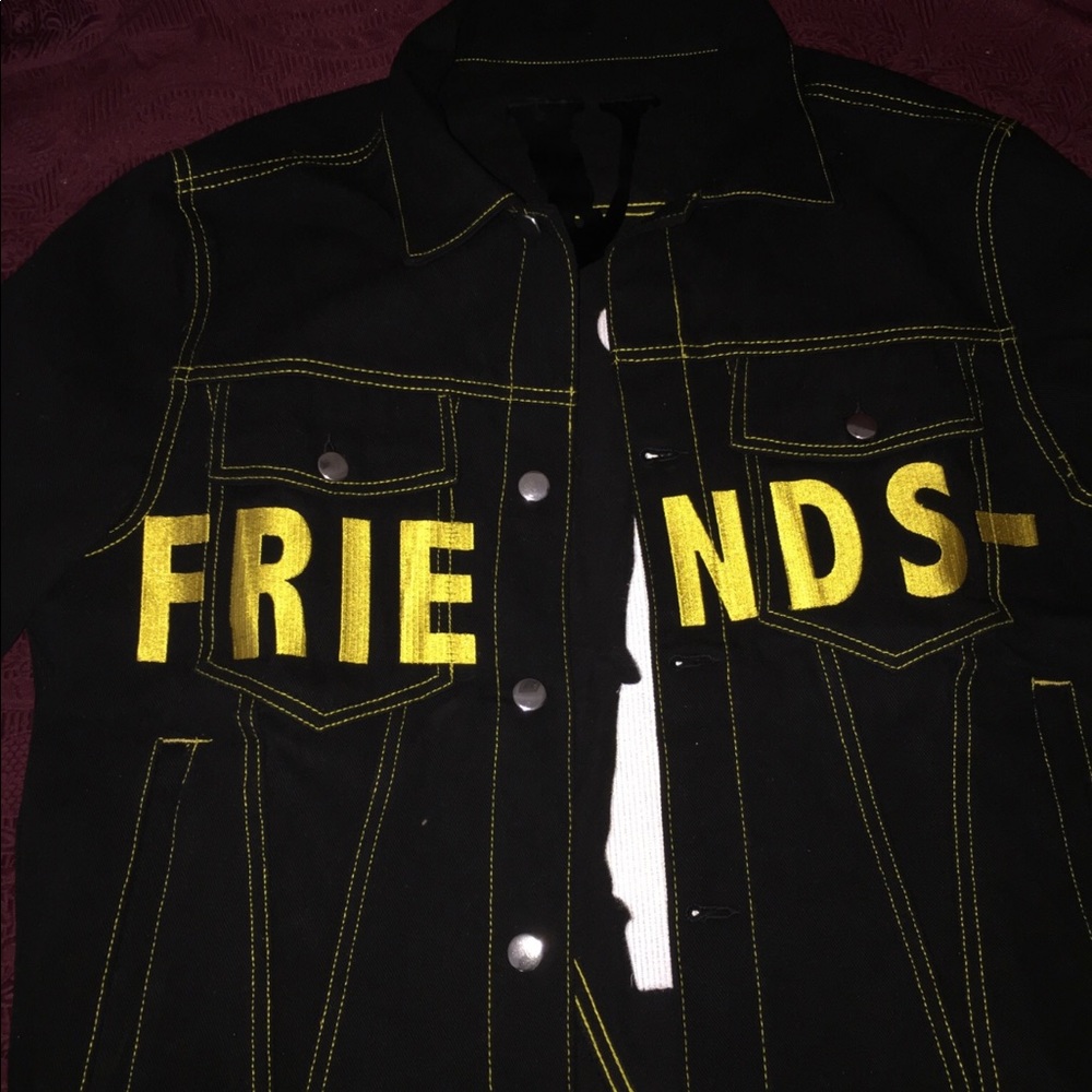 ✨Yellow Vlone jacket 🧥✨